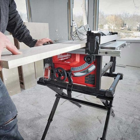 Milwaukee M18 FTS210-121B Akülü Tezgah Gönye Kesme