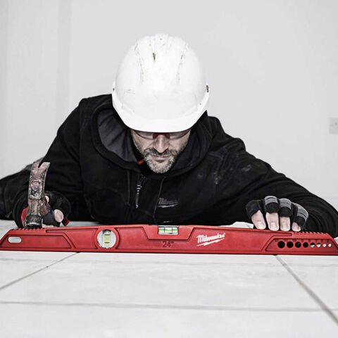 Milwaukee 60 cm Redcast Su Terazisi