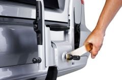 THULE HANGON 3 ÇEKİ DEMİRİ ÜZERİ BİSİKLET TAŞIYICI - 3 BİSİKLET İÇİN