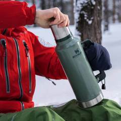 Stanley Classic Vakumlu Çelik Termos 1.4 Lt yeşil