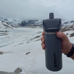 Stanley Go Iceflow Pipetli Paslanmaz Çelik Soğuk Su Termosu 0.65 LT Füme