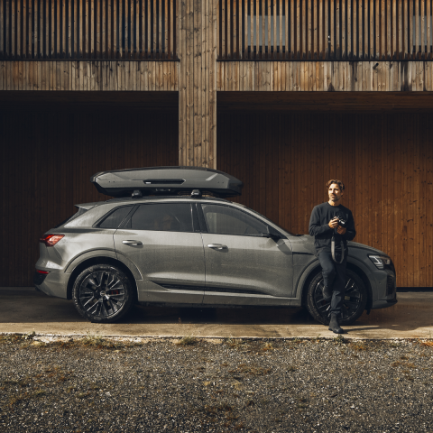 Thule Motion 3 L Low Portbagaj Parlak Siyah