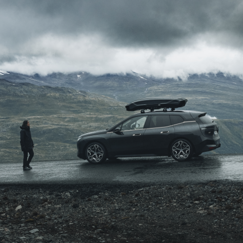 Thule Motion 3 L Low Portbagaj Parlak Siyah