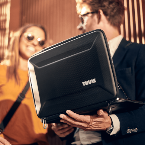Thule Gauntlet 14'' Dizüstü Bilgisayar Kılıfı Siyah