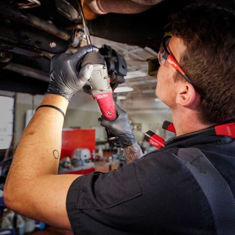 Milwaukee USB İle Sarj Edilebilir Boyun Lambası L4NL 400-301