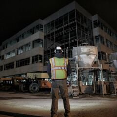 Milwaukee L4HL-VIS-301 USB Kafa Lambası 600 Lümen