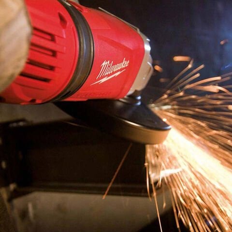 Milwaukee Büyük Taşlama AGVM 26-230 GEX 2600 W