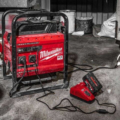 Milwaukee Akülü 220 V Güç Kaynağı MXFPS-602 MXF