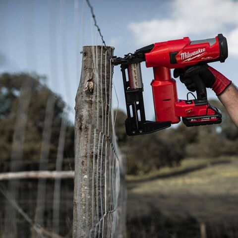 Milwaukee Akülü Çit Zımba - Çakma Makinesi M18 FFUS-302C
